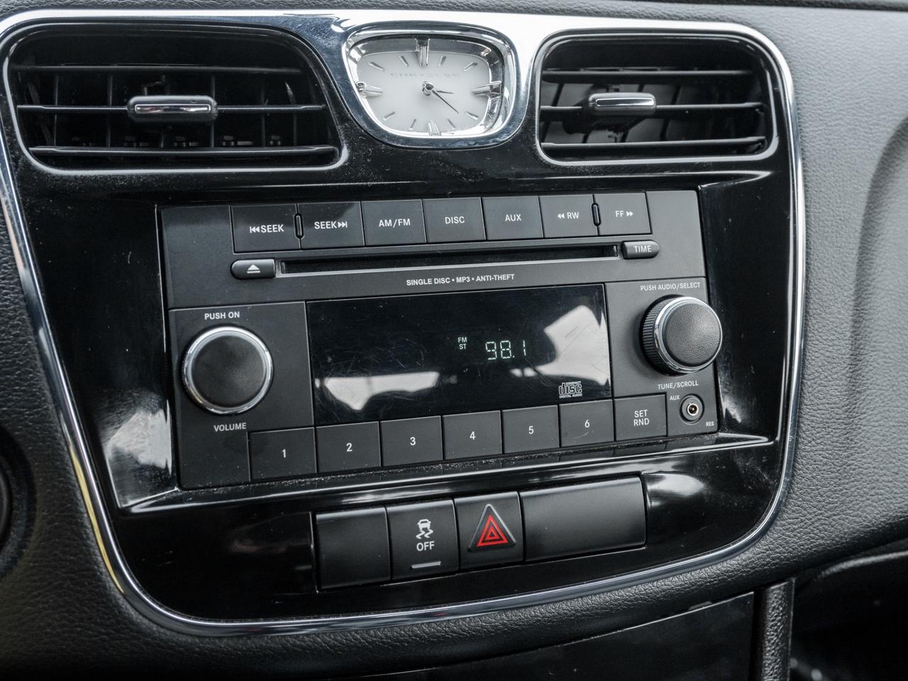 2013 Chrysler 200 LX, Low KMs Photo