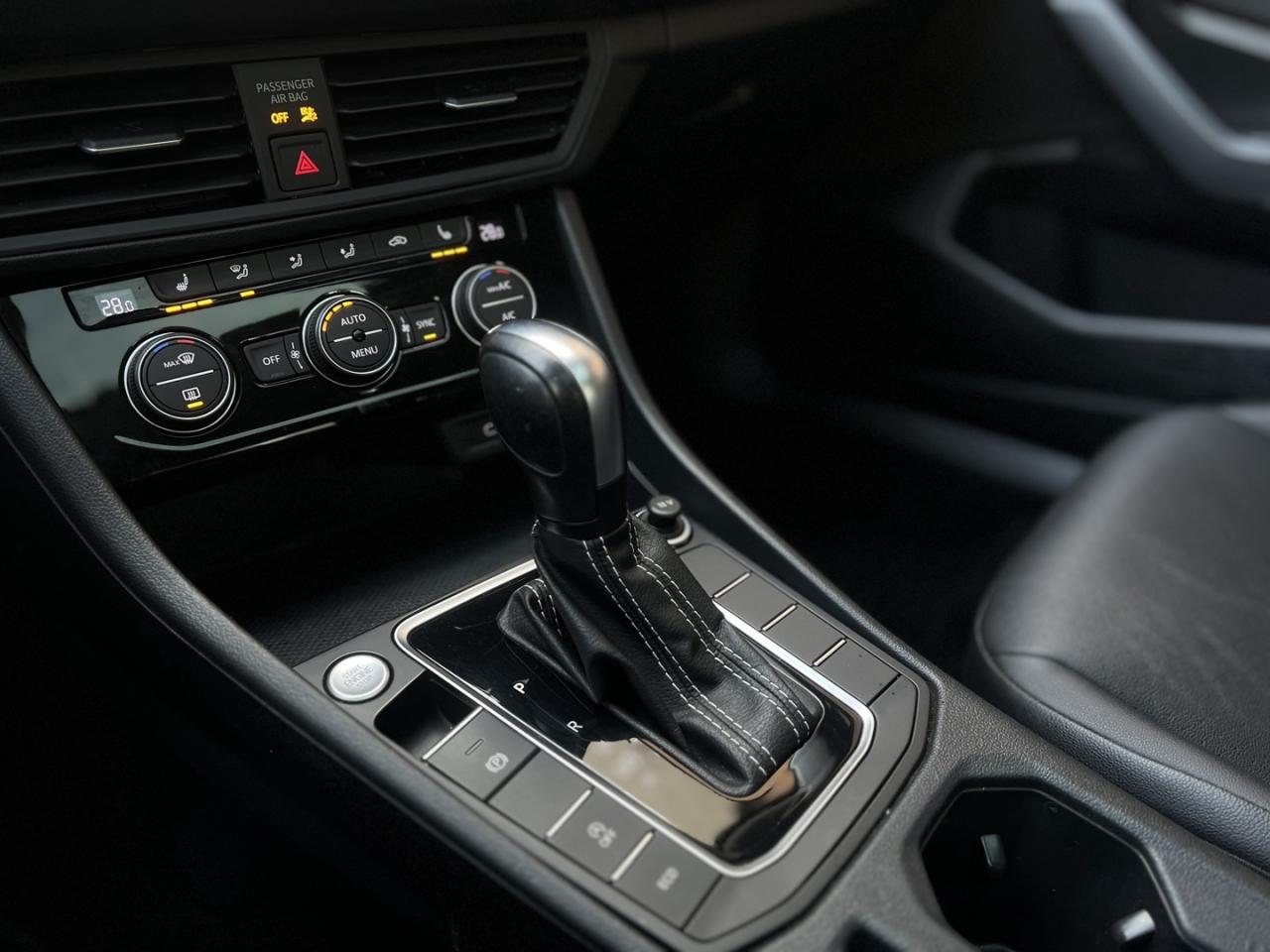 2021 Volkswagen Jetta Highline   Leather   Sunroof   Navi Photo