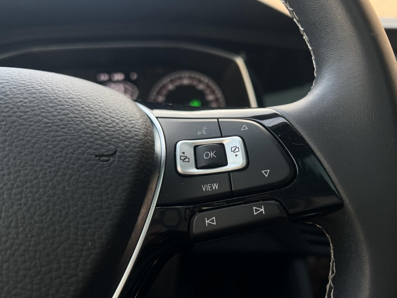 2021 Volkswagen Jetta Highline   Leather   Sunroof   Navi Photo