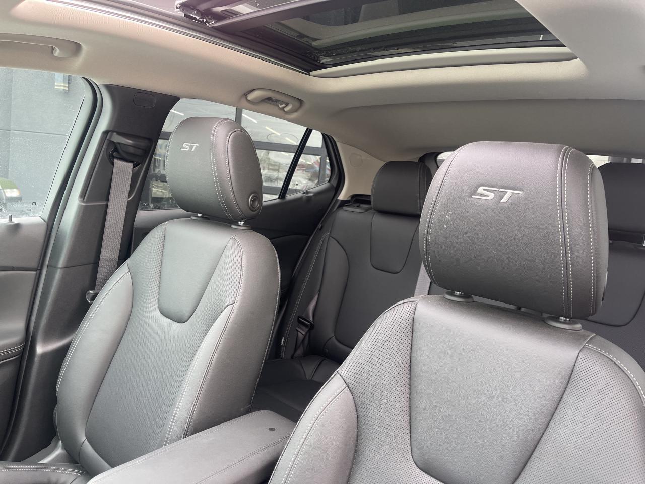 2024 Buick Encore GX AWD 4dr Sport Touring Glass Roof Photo