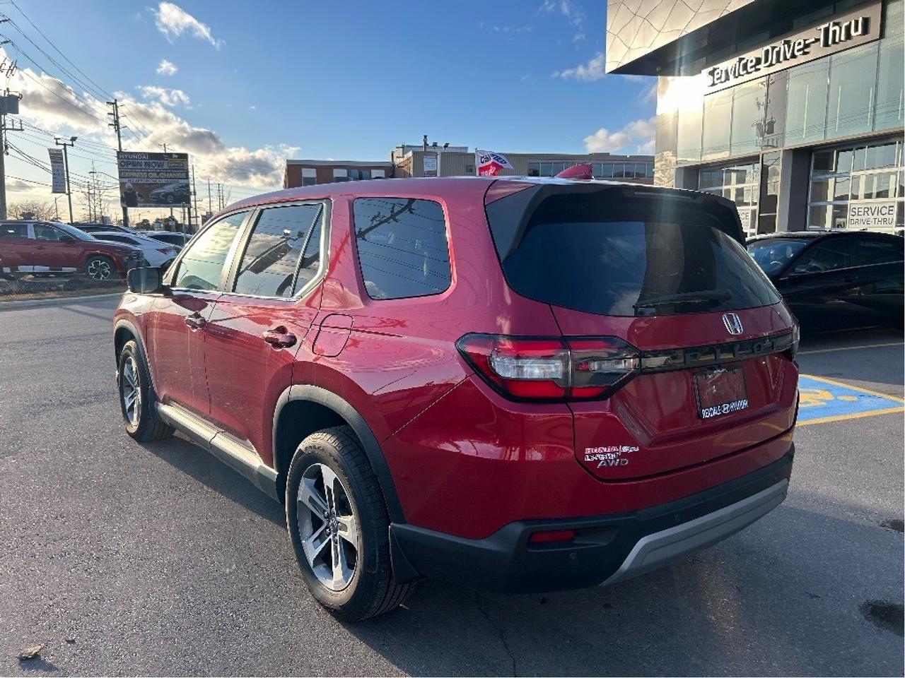2023 Honda Pilot EX-L AWD Photo2