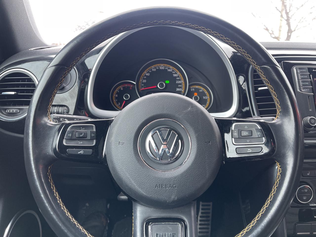 2018 Volkswagen Beetle Convertible Dune Auto Nav Back Up Camera Heated Front Seats Photo