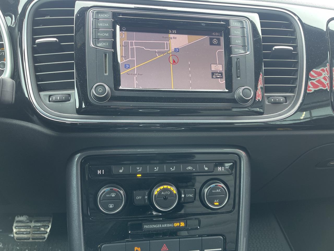 2018 Volkswagen Beetle Convertible Dune Auto Nav Back Up Camera Heated Front Seats Photo4