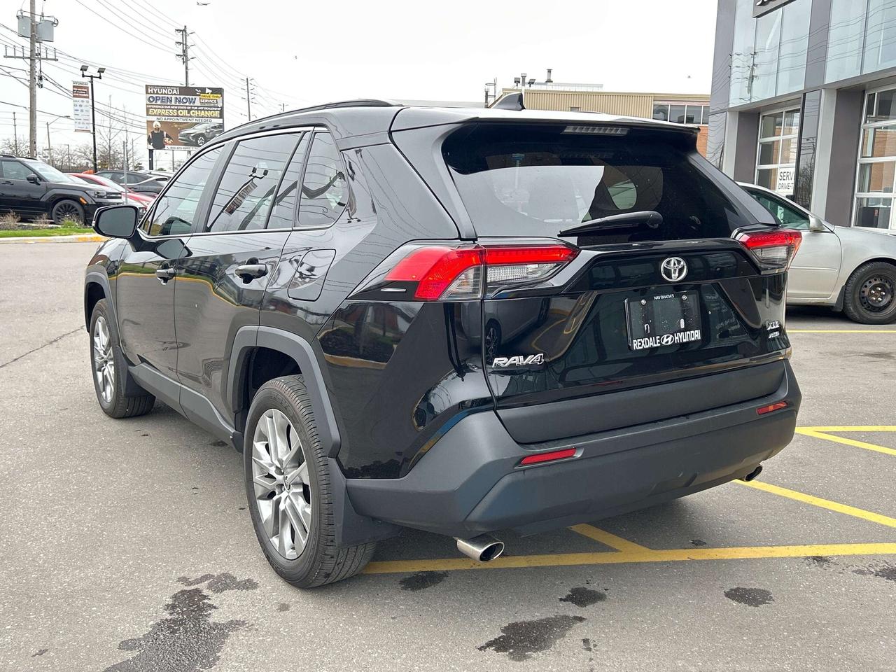 2025 Toyota RAV4 XLE AWD   CLEAN CARFAX Photo