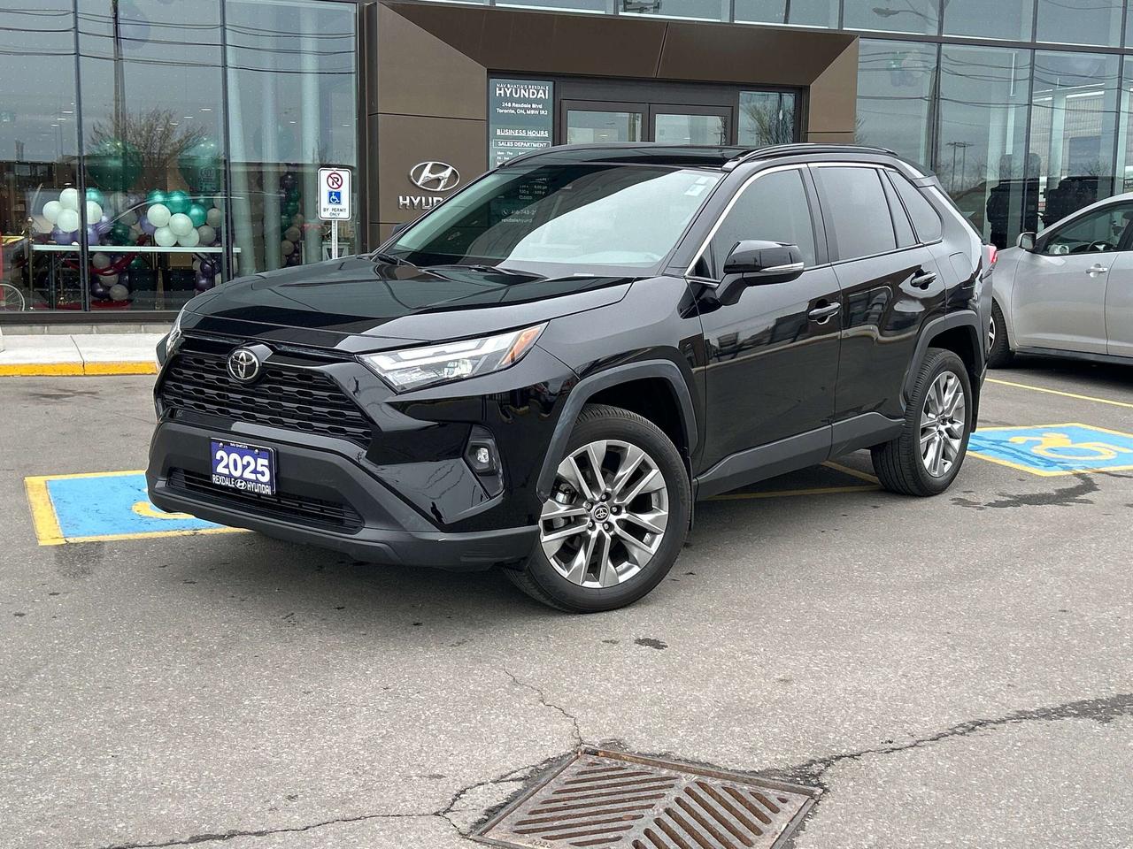 2025 Toyota RAV4 XLE AWD   CLEAN CARFAX Photo0