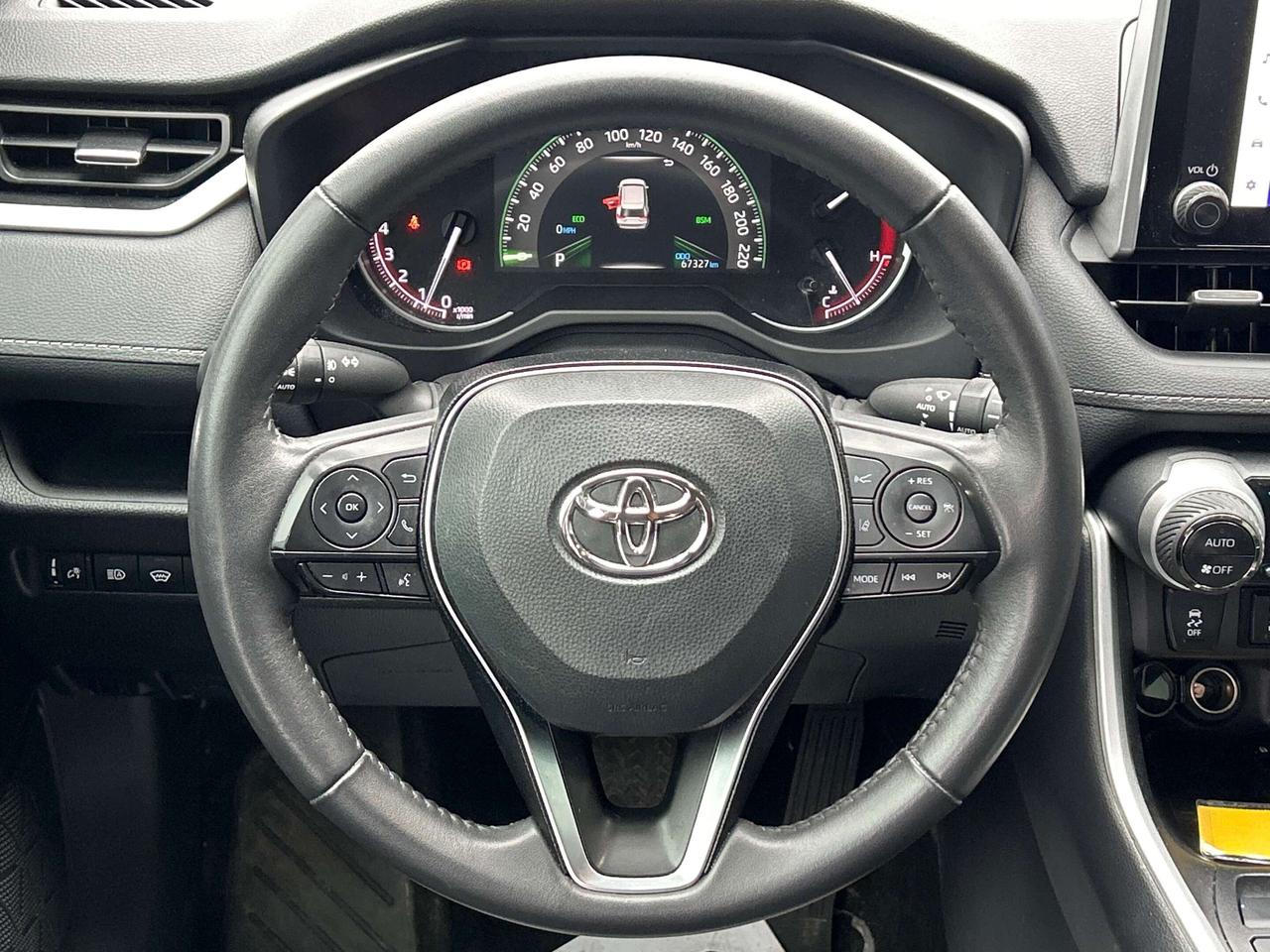 2025 Toyota RAV4 XLE AWD   CLEAN CARFAX Photo