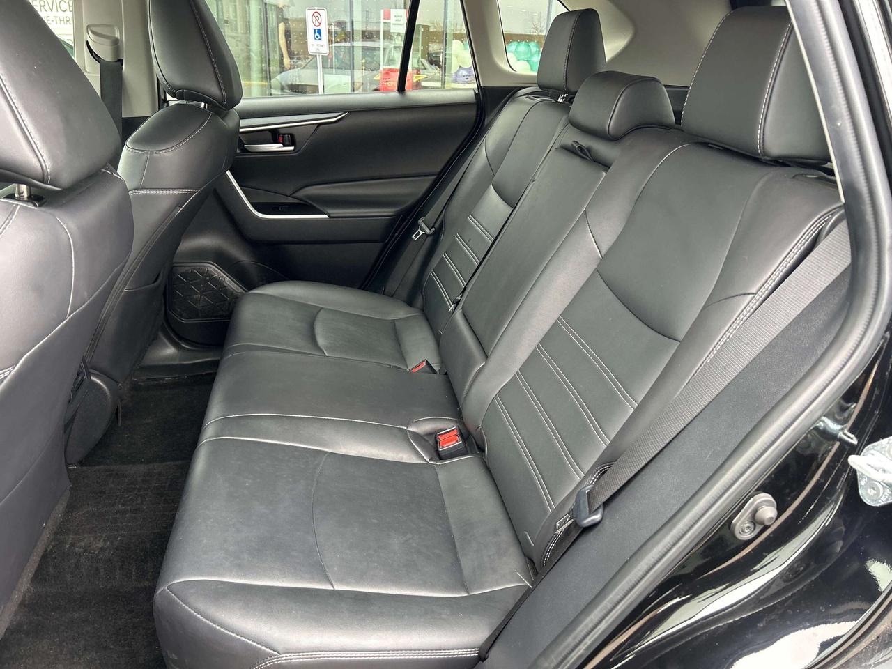2025 Toyota RAV4 XLE AWD   CLEAN CARFAX Photo