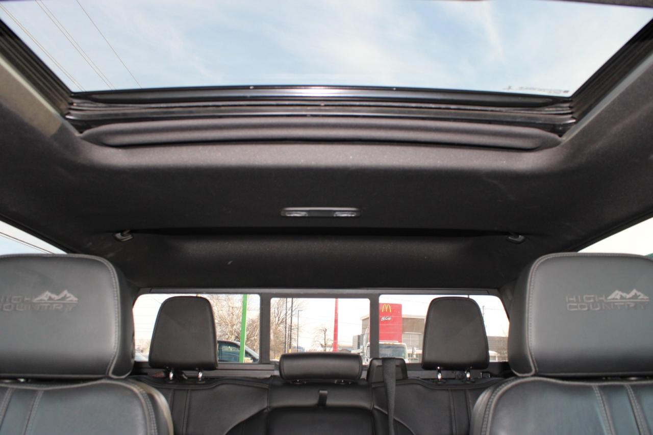 2021 Chevrolet Silverado 1500 High Country Crew Cab 4WD 6.2L Clean Carfax Photo