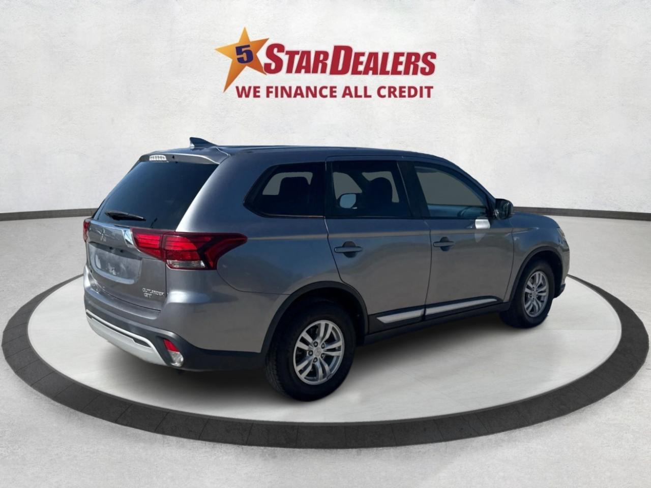 2019 Mitsubishi Outlander ES AWD REAR CAM MINT! WE FINANCE ALL CREDIT! Photo