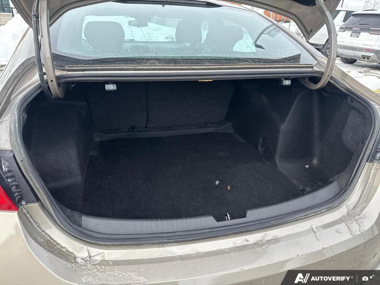 2023 Chevrolet Malibu 1LT   HTD SEATS   APPLE CARPLAY   REMOTE START Photo