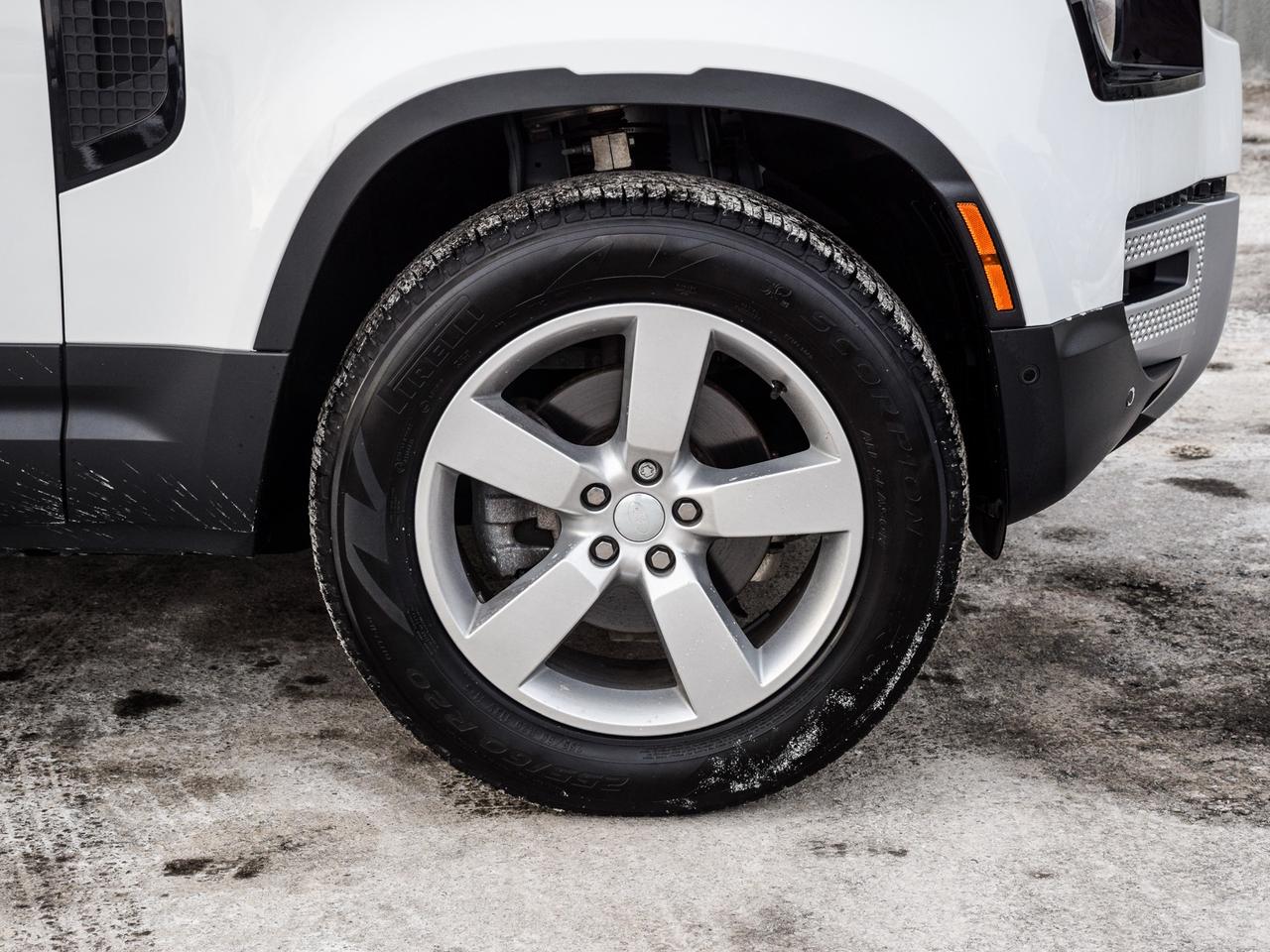 2024 Land Rover Defender 110 P300 S Photo