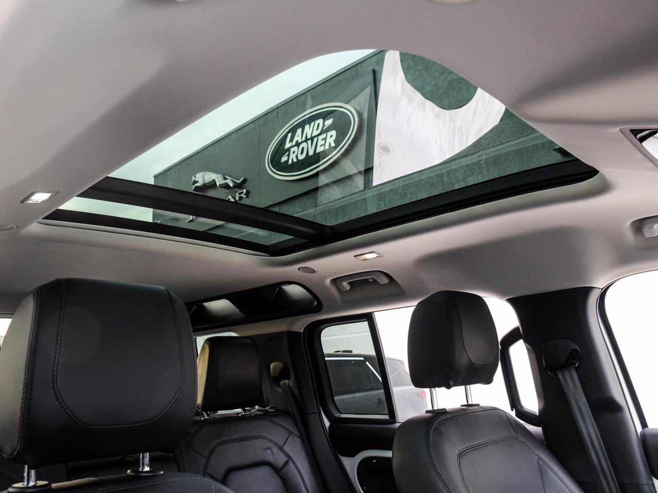 2024 Land Rover Defender 110 P300 S Photo