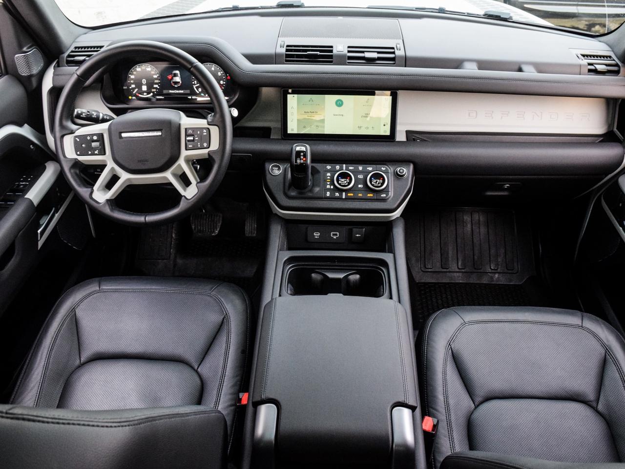 2024 Land Rover Defender 110 P300 S Photo