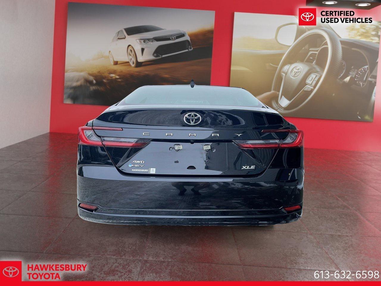 2026 Toyota Camry HYBRID XLE AWD Photo3