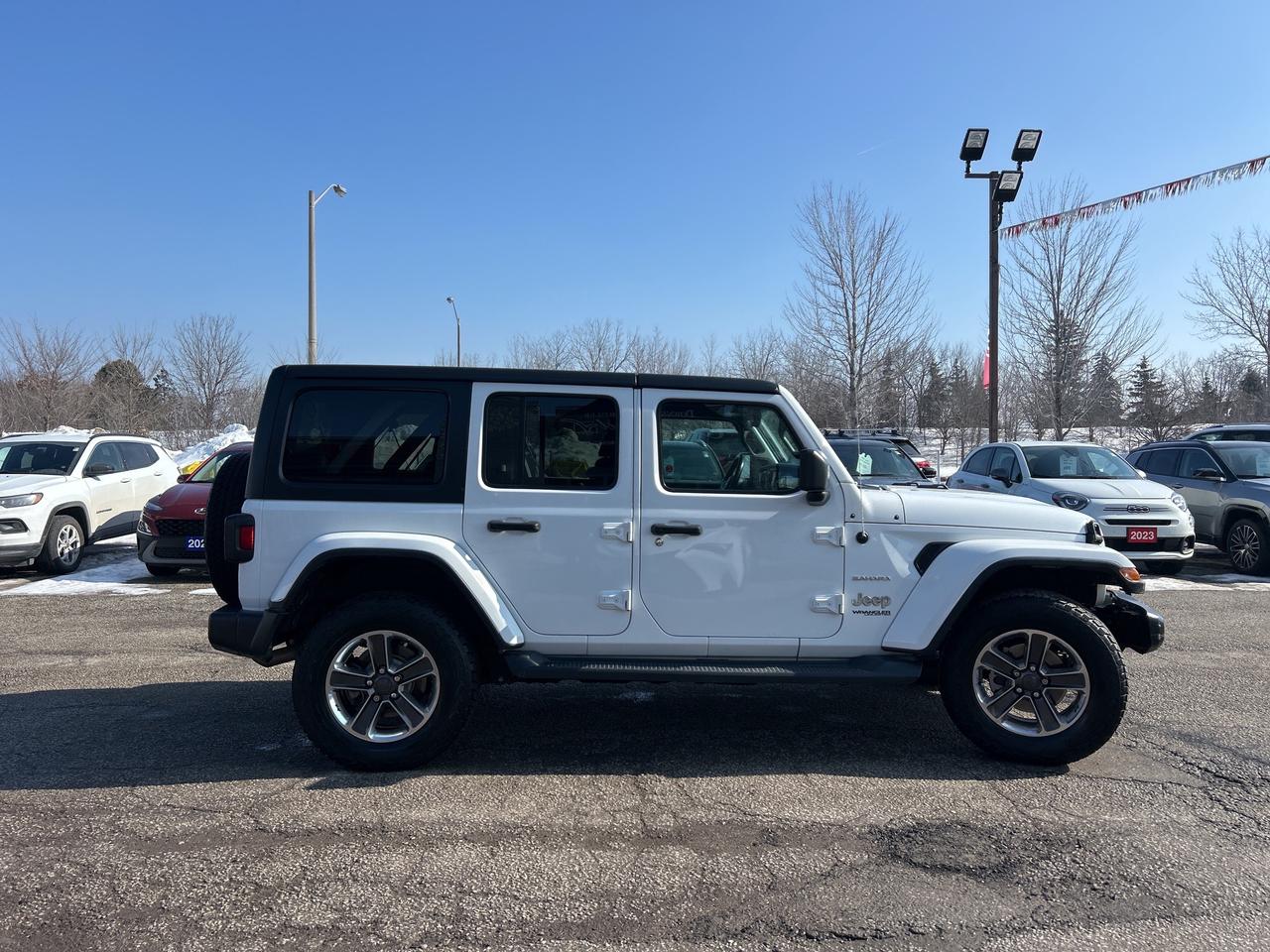 2018 Jeep WRANGLER UNLIMITED Sahara w/V6, Navigation, Heated Seats, RemoteStart Photo