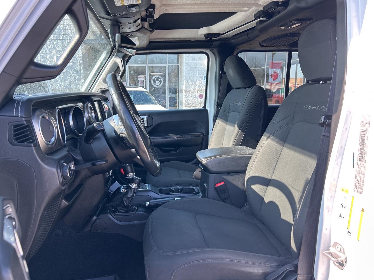2018 Jeep WRANGLER UNLIMITED Sahara w/V6, Navigation, Heated Seats, RemoteStart Photo