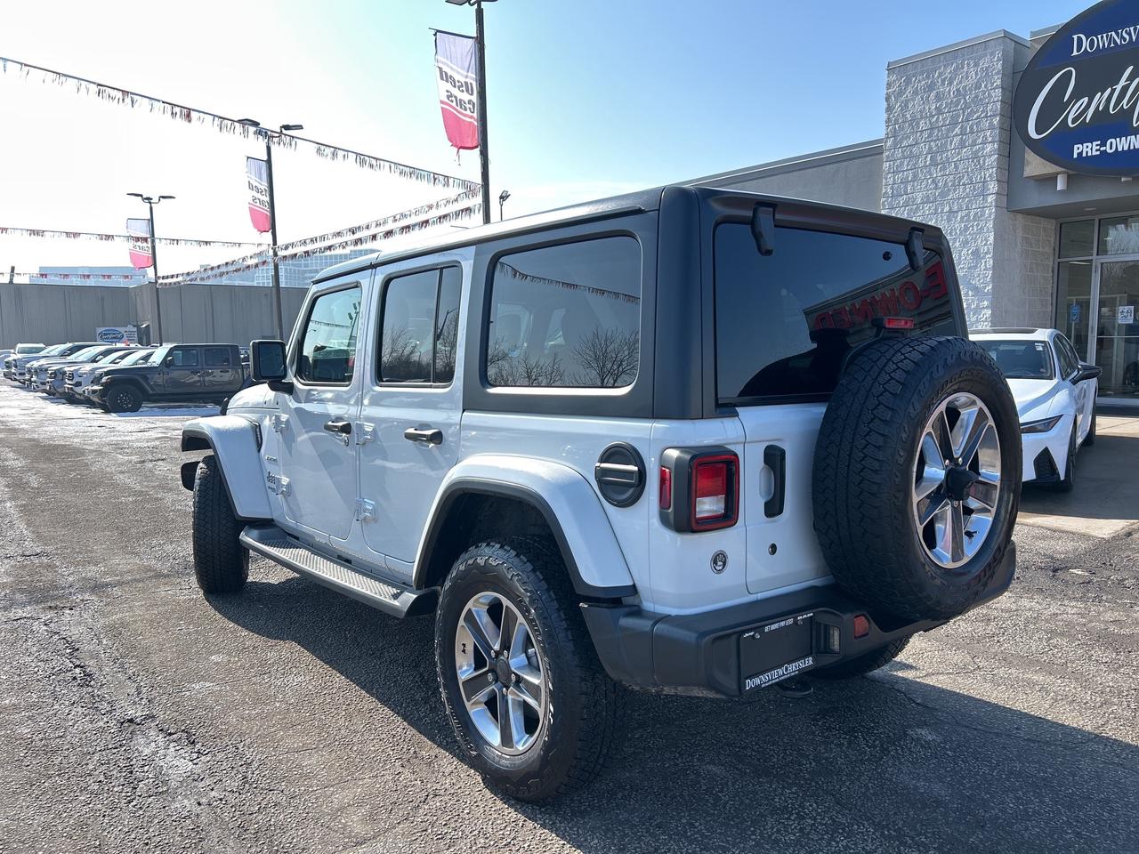 2018 Jeep WRANGLER UNLIMITED Sahara w/V6, Navigation, Heated Seats, RemoteStart Photo