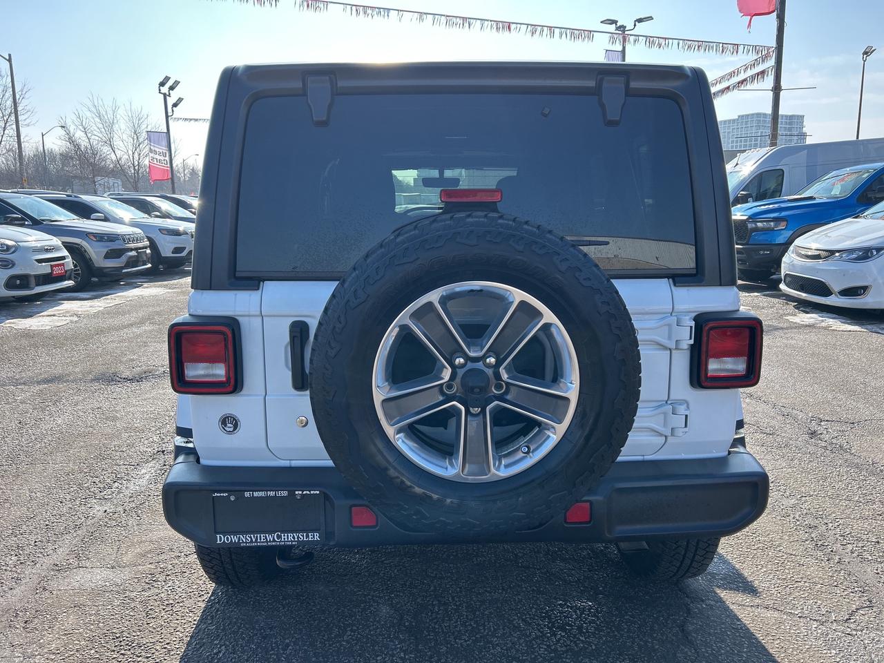 2018 Jeep WRANGLER UNLIMITED Sahara w/V6, Navigation, Heated Seats, RemoteStart Photo