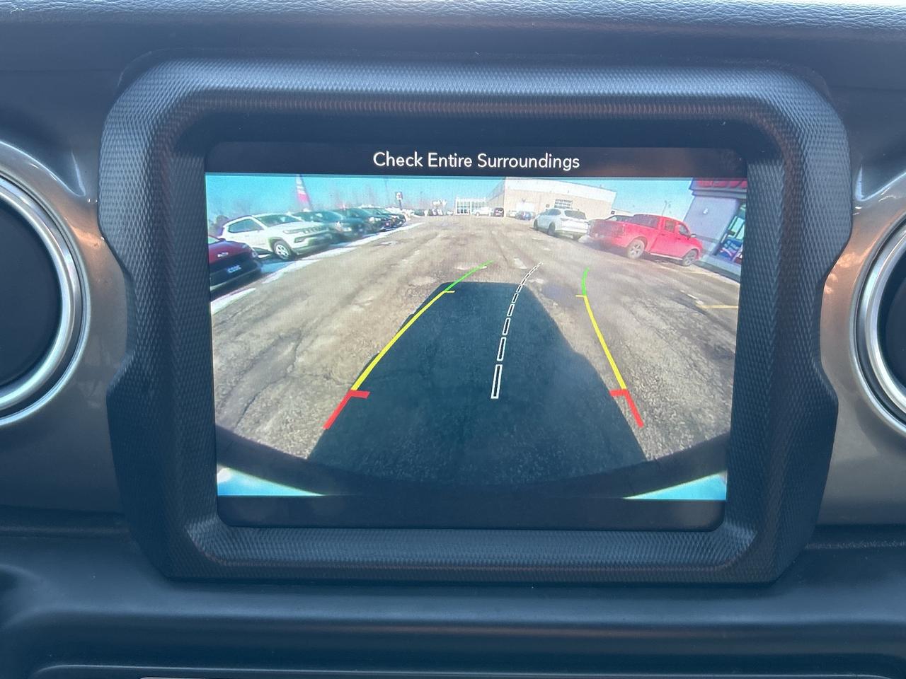 2018 Jeep WRANGLER UNLIMITED Sahara w/V6, Navigation, Heated Seats, RemoteStart Photo