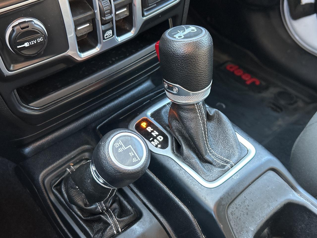 2018 Jeep WRANGLER UNLIMITED Sahara w/V6, Navigation, Heated Seats, RemoteStart Photo