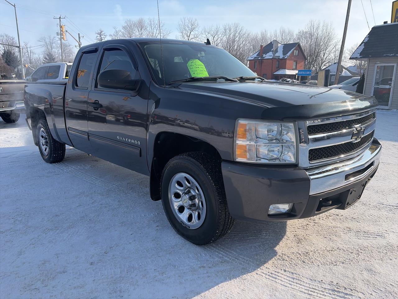 2011 Chevrolet Silverado 1500 LT- 4X4-CLEAN- 5.3L Photo2