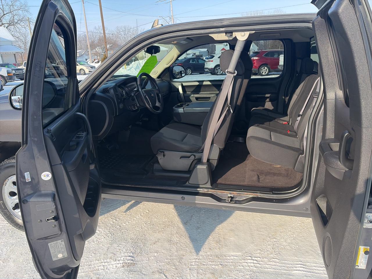 2011 Chevrolet Silverado 1500 LT- 4X4-CLEAN- 5.3L Photo