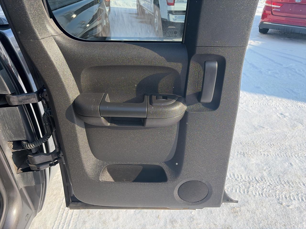 2011 Chevrolet Silverado 1500 LT- 4X4-CLEAN- 5.3L Photo