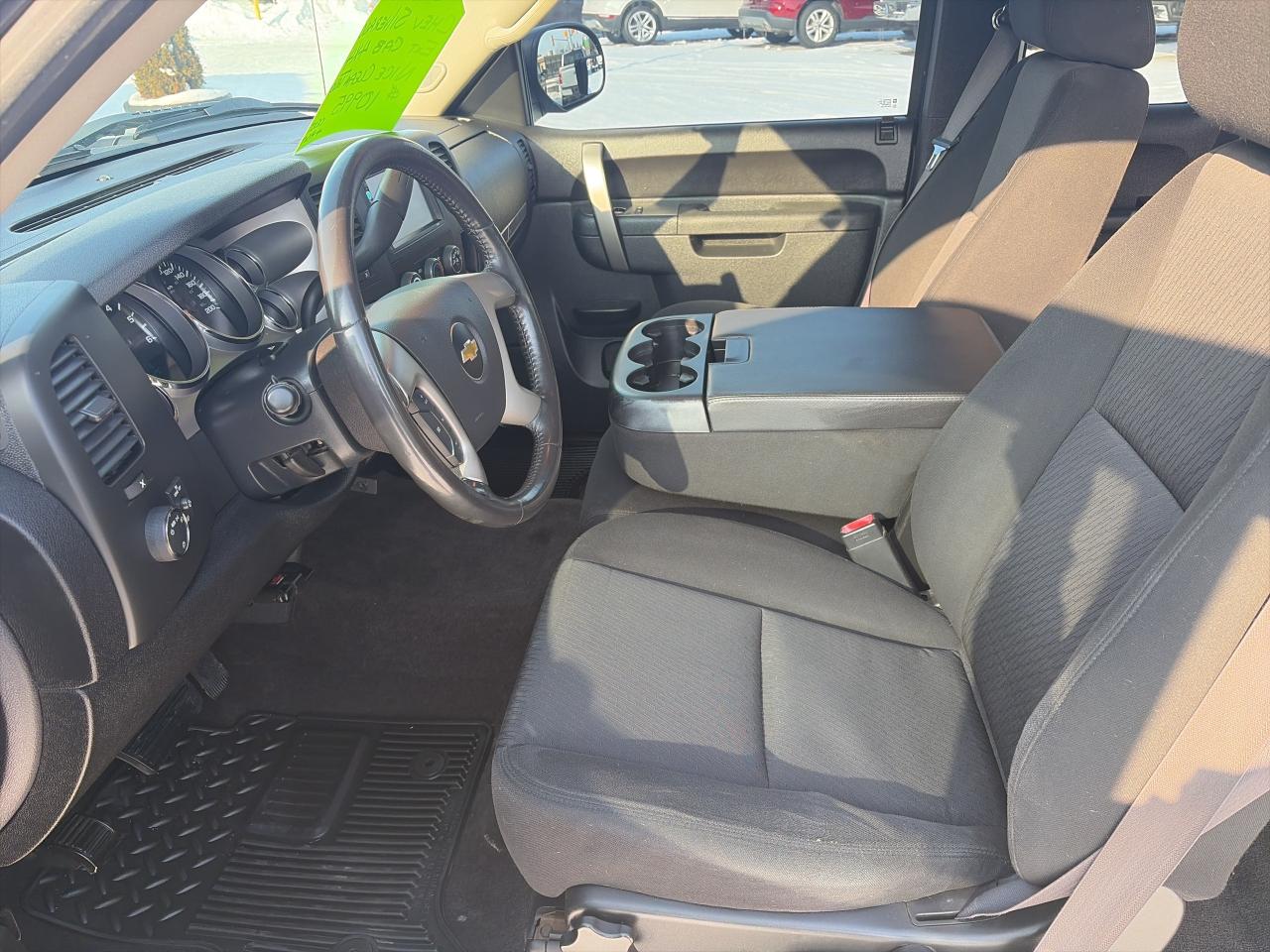 2011 Chevrolet Silverado 1500 LT- 4X4-CLEAN- 5.3L Photo