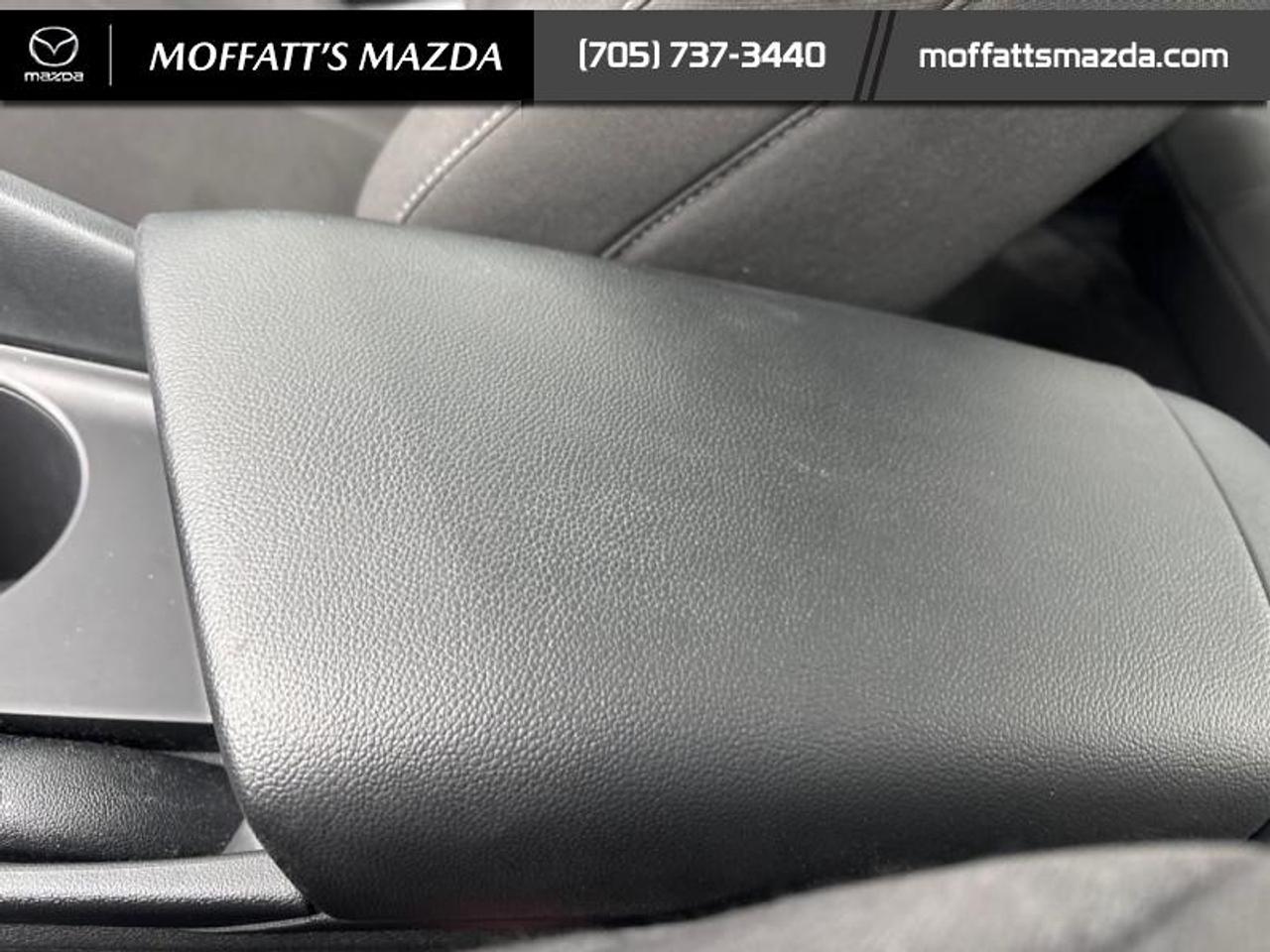 2022 Hyundai Elantra Preferred Photo