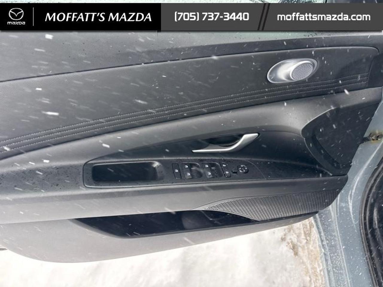 2022 Hyundai Elantra Preferred Photo