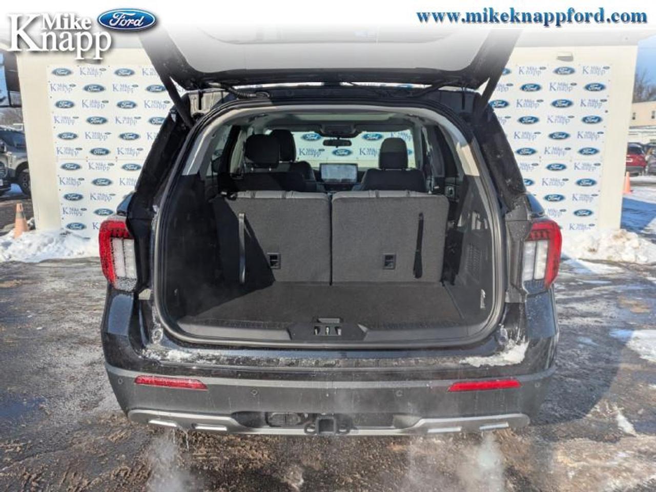 2026 Ford Explorer Active Photo4