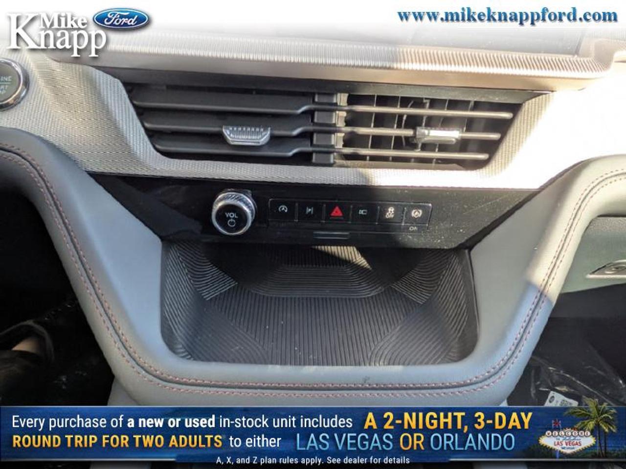 2026 Ford Explorer Active Photo