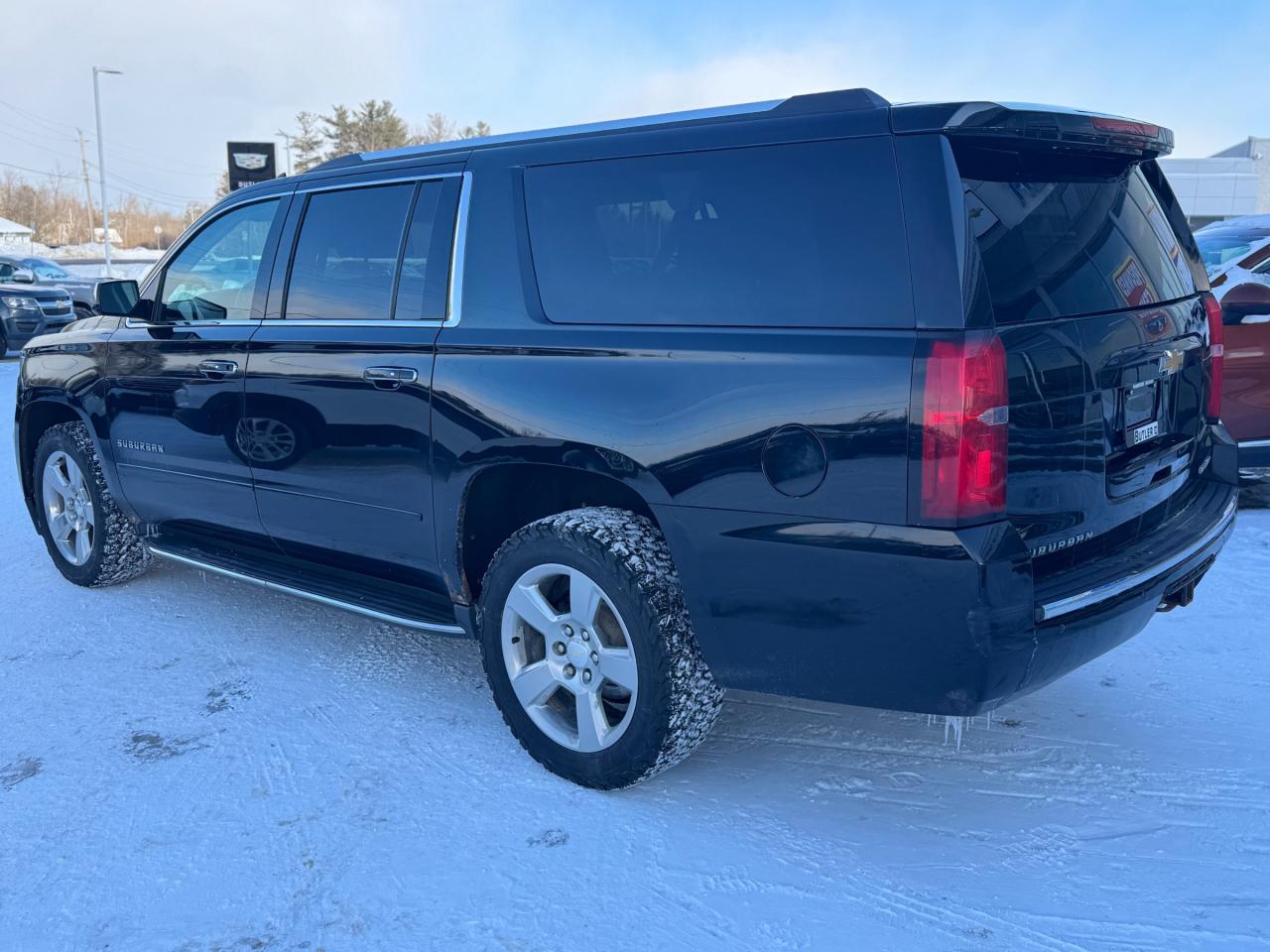 2019 Chevrolet Suburban Premier 4x4 Photo2
