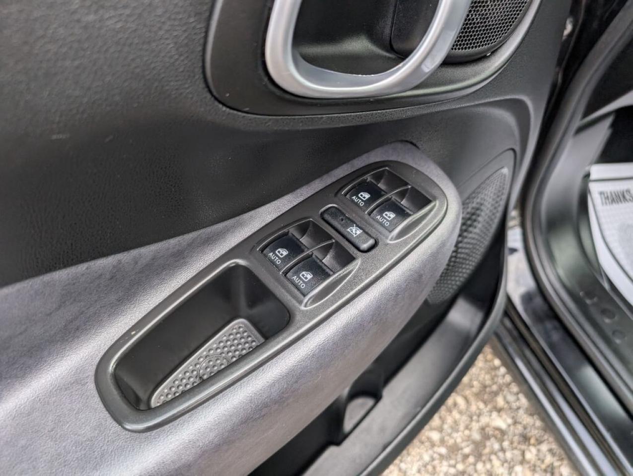 2015 Fiat 500L Lounge   NAV   LEATHER   PANOROOF   CAMERA Photo