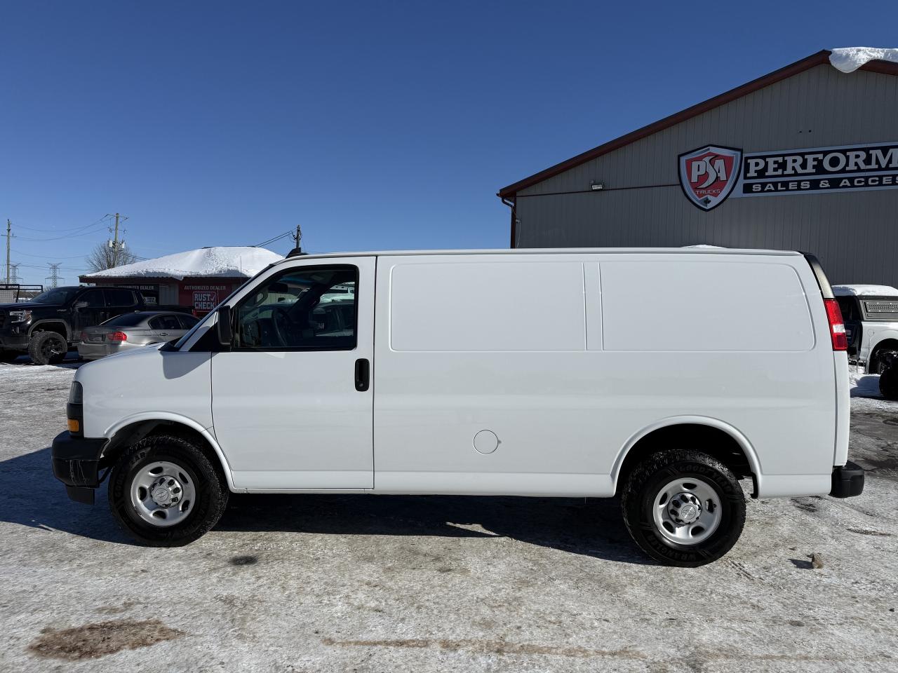 2019 Chevrolet Express RWD 2500 135 Photo3