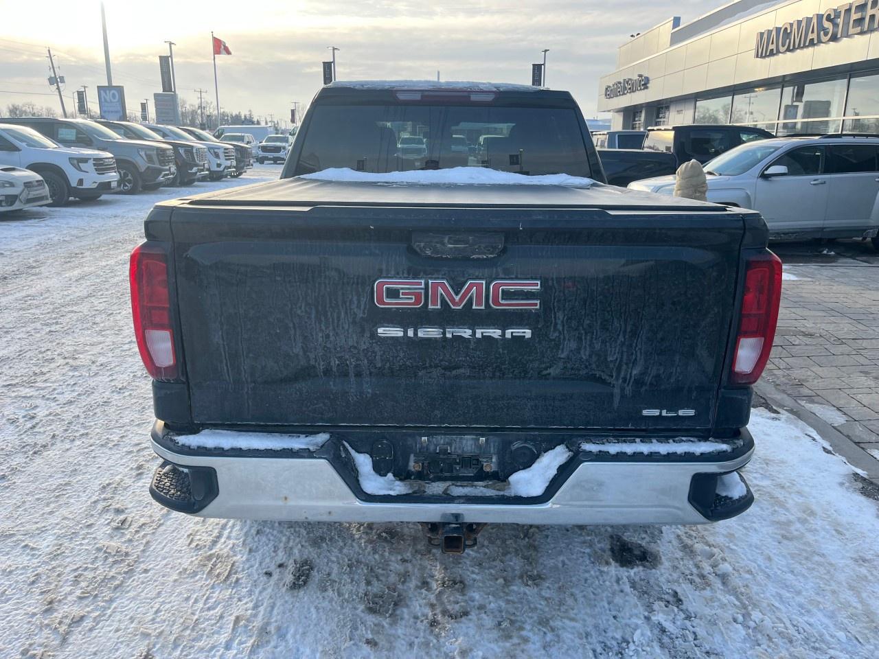 2023 GMC Sierra 1500 Crew Cab Short Box 4-Wheel Drive SLE Photo
