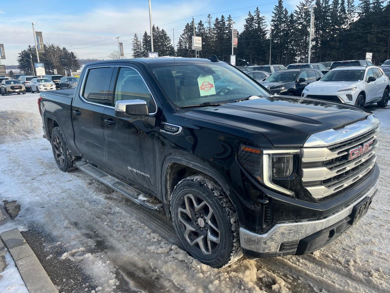 2023 GMC Sierra 1500 Crew Cab Short Box 4-Wheel Drive SLE Photo
