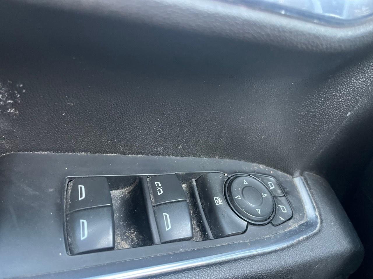 2023 GMC Sierra 1500 Crew Cab Short Box 4-Wheel Drive SLE Photo