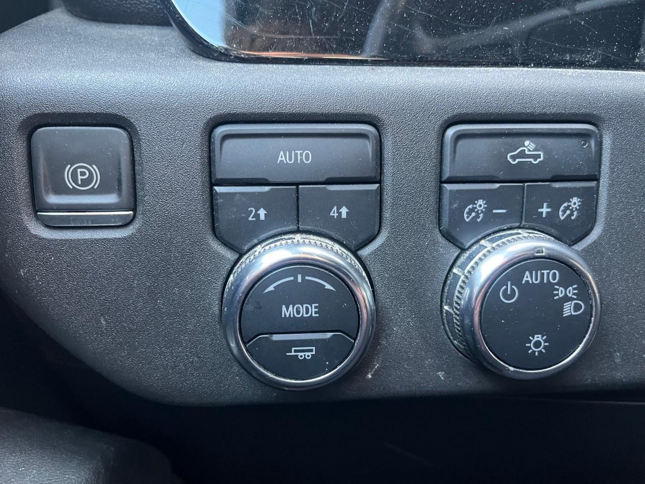 2023 GMC Sierra 1500 Crew Cab Short Box 4-Wheel Drive SLE Photo