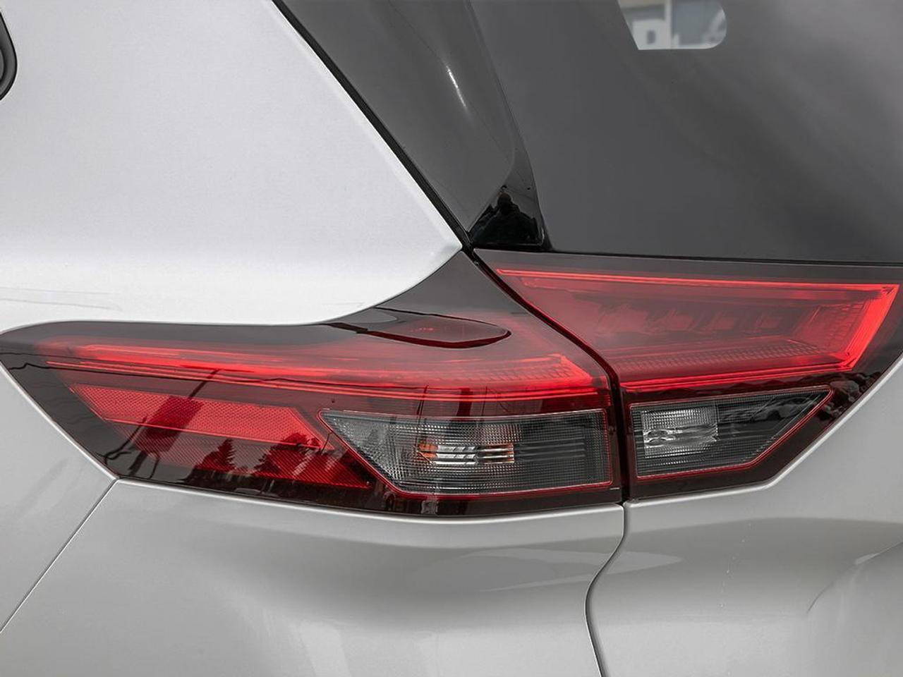 2026 Nissan Rogue Platinum Photo