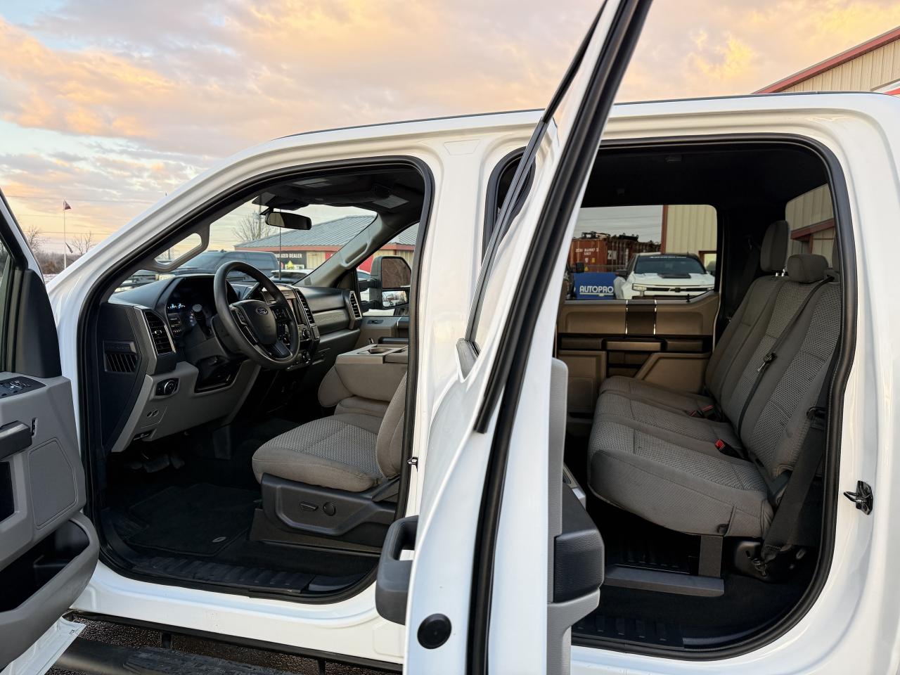 2022 Ford F-250 XLT 4WD Crew Cab 6.75' Box Photo