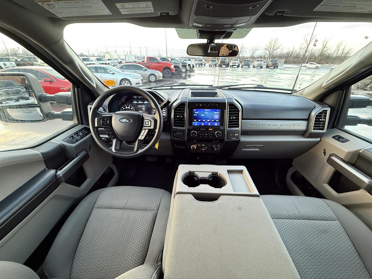 2022 Ford F-250 XLT 4WD Crew Cab GAS Photo