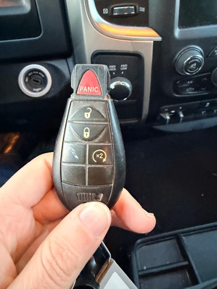 2016 RAM 2500 4WD Crew Cab 6.4 Ft Box SLT Photo