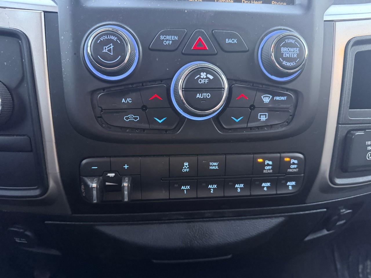 2016 RAM 2500 4WD Crew Cab 6.4 Ft Box SLT Photo