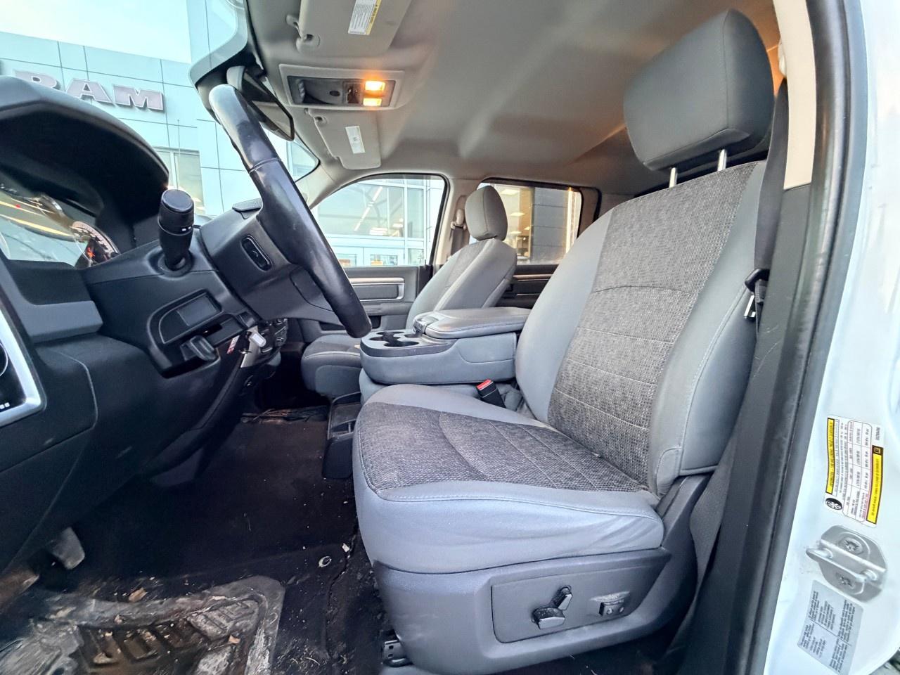 2016 RAM 2500 4WD Crew Cab 6.4 Ft Box SLT Photo