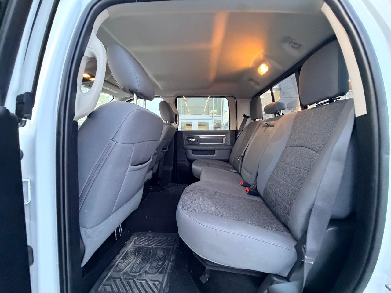 2016 RAM 2500 4WD Crew Cab 6.4 Ft Box SLT Photo