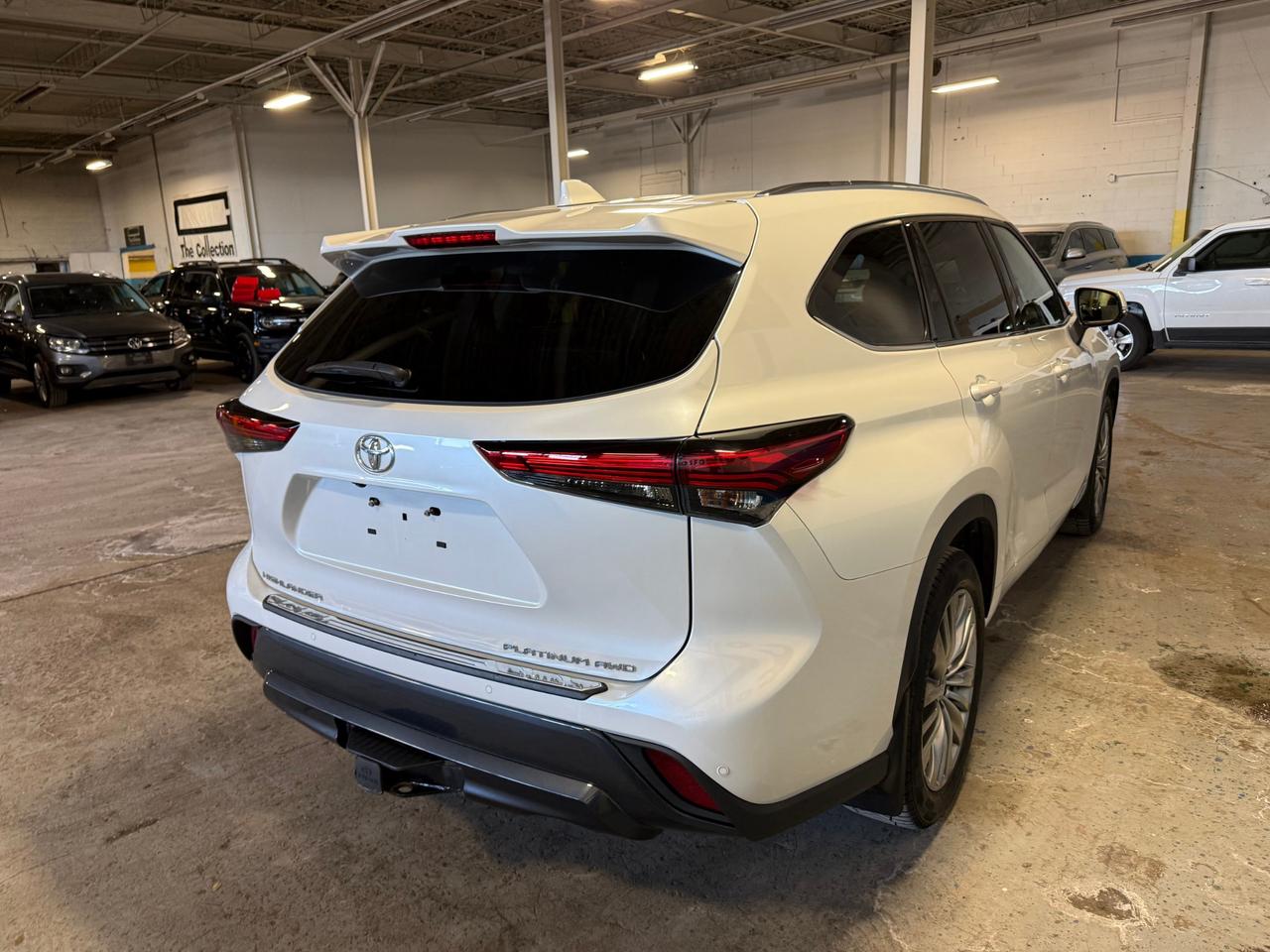 2022 Toyota Highlander Limited 4dr All-Wheel Drive Photo