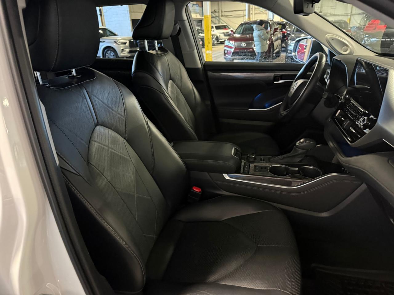 2022 Toyota Highlander Limited 4dr All-Wheel Drive Photo