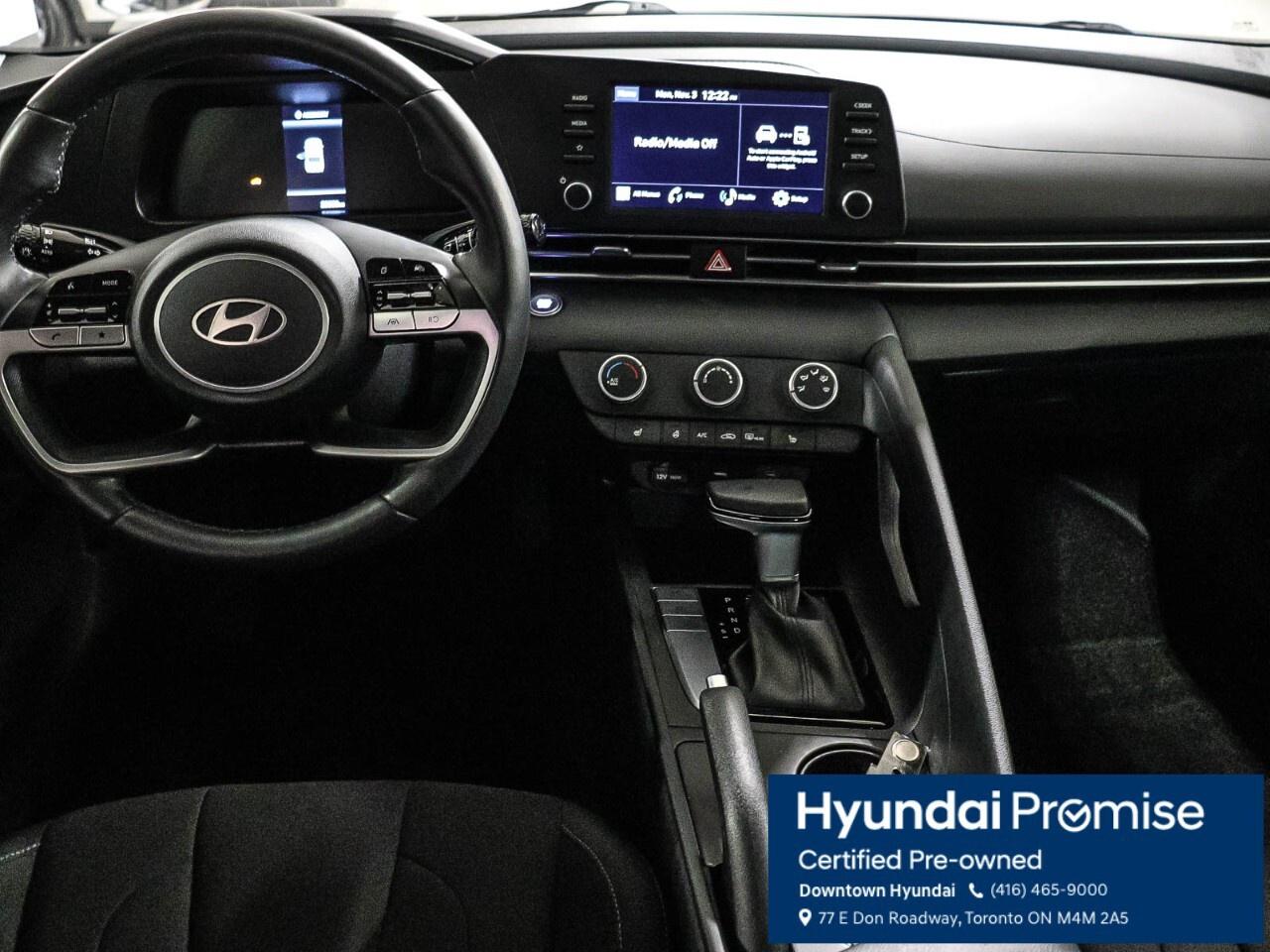 2024 Hyundai Elantra Preferred IVT Photo
