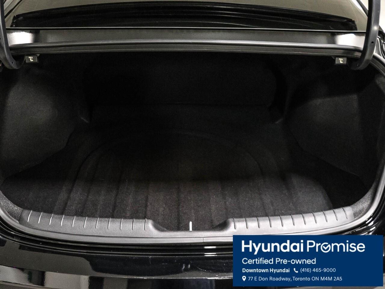 2024 Hyundai Elantra Preferred IVT Photo